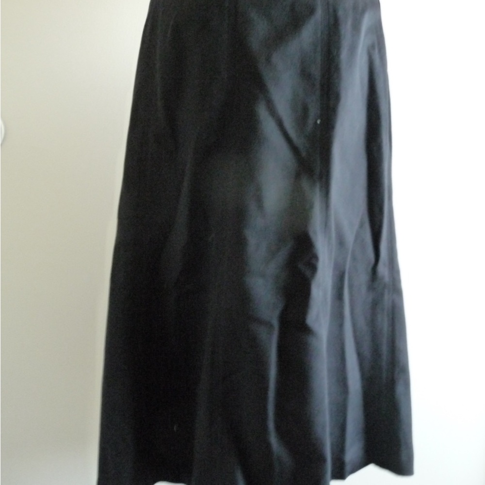 Burberry Black Maxi Skirt - new without tags. Excellent new condition. Size 46.